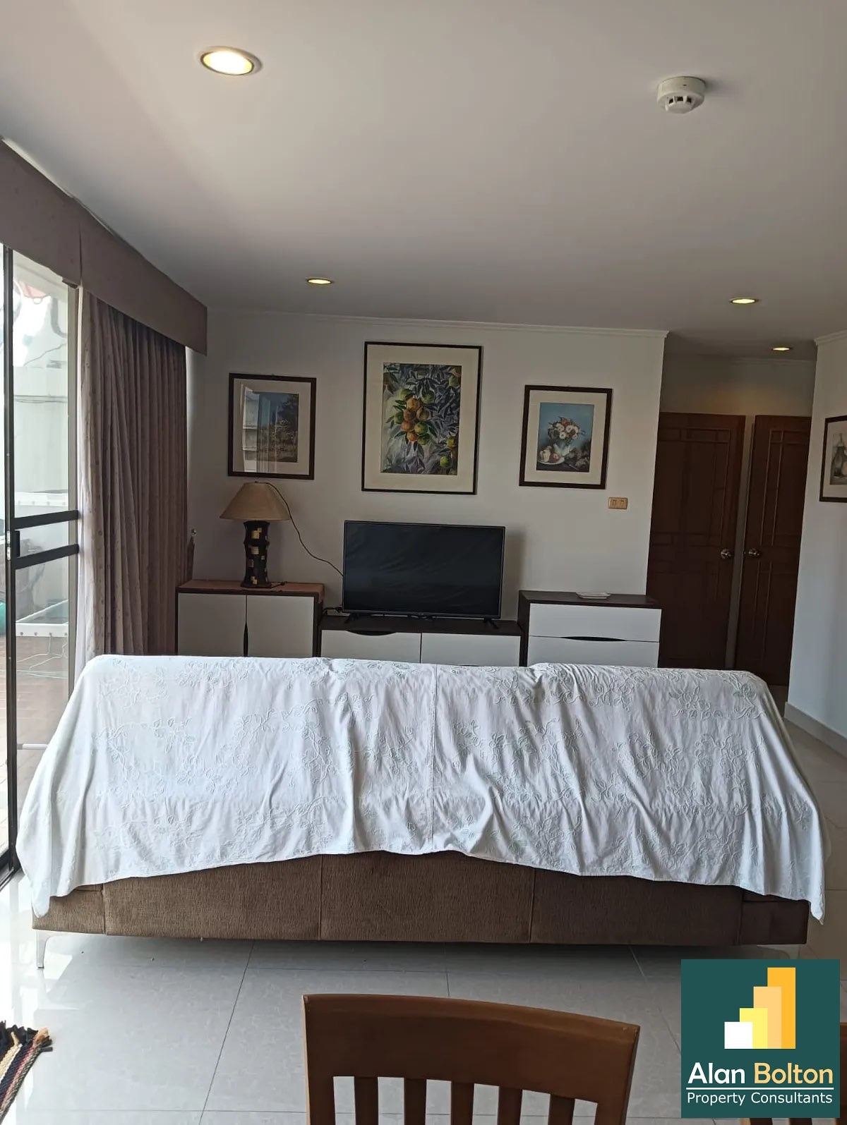 Large 2 Bed 1 Bath Condo Close To The Beach In Jomtien photo 3