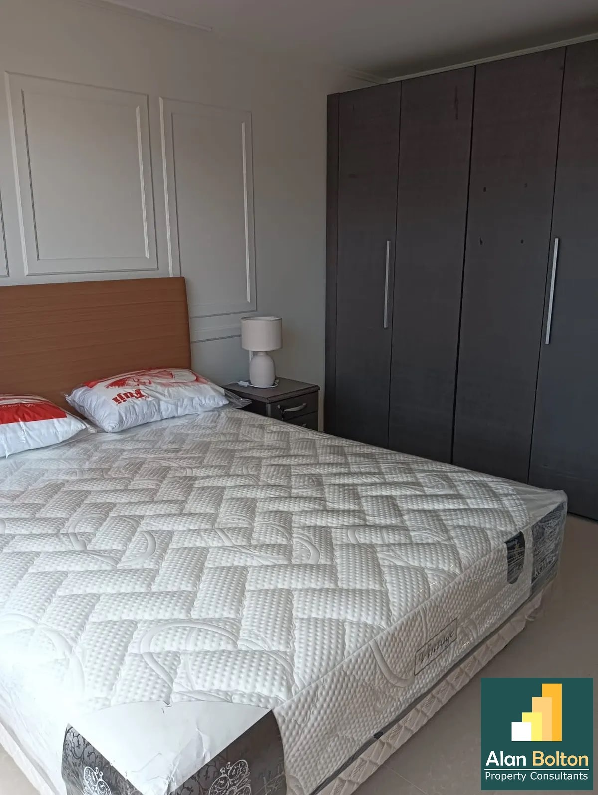 Large 2 Bed 1 Bath Condo Close To The Beach In Jomtien photo 18