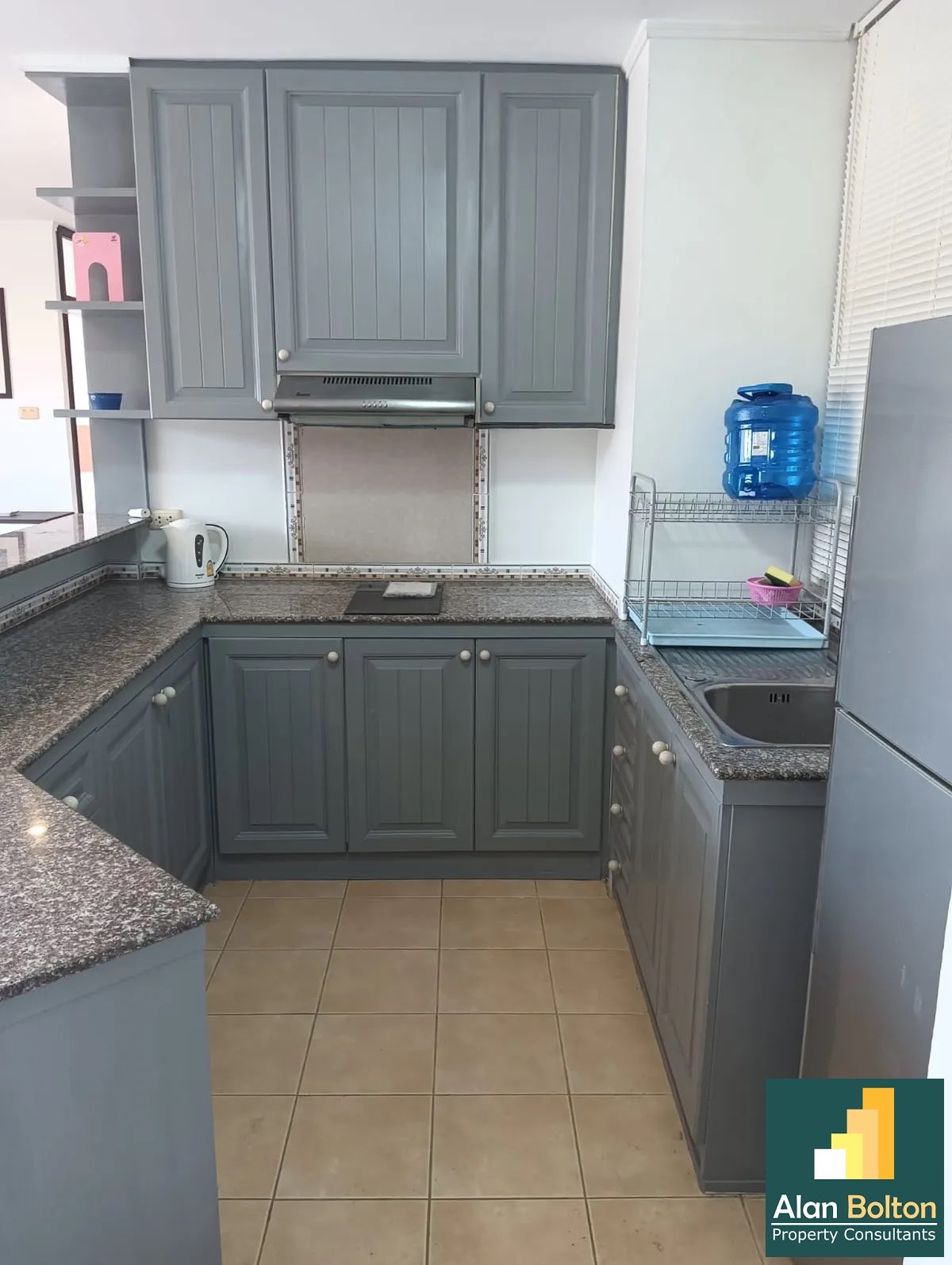 Large 2 Bed 1 Bath Condo Close To The Beach In Jomtien photo 17