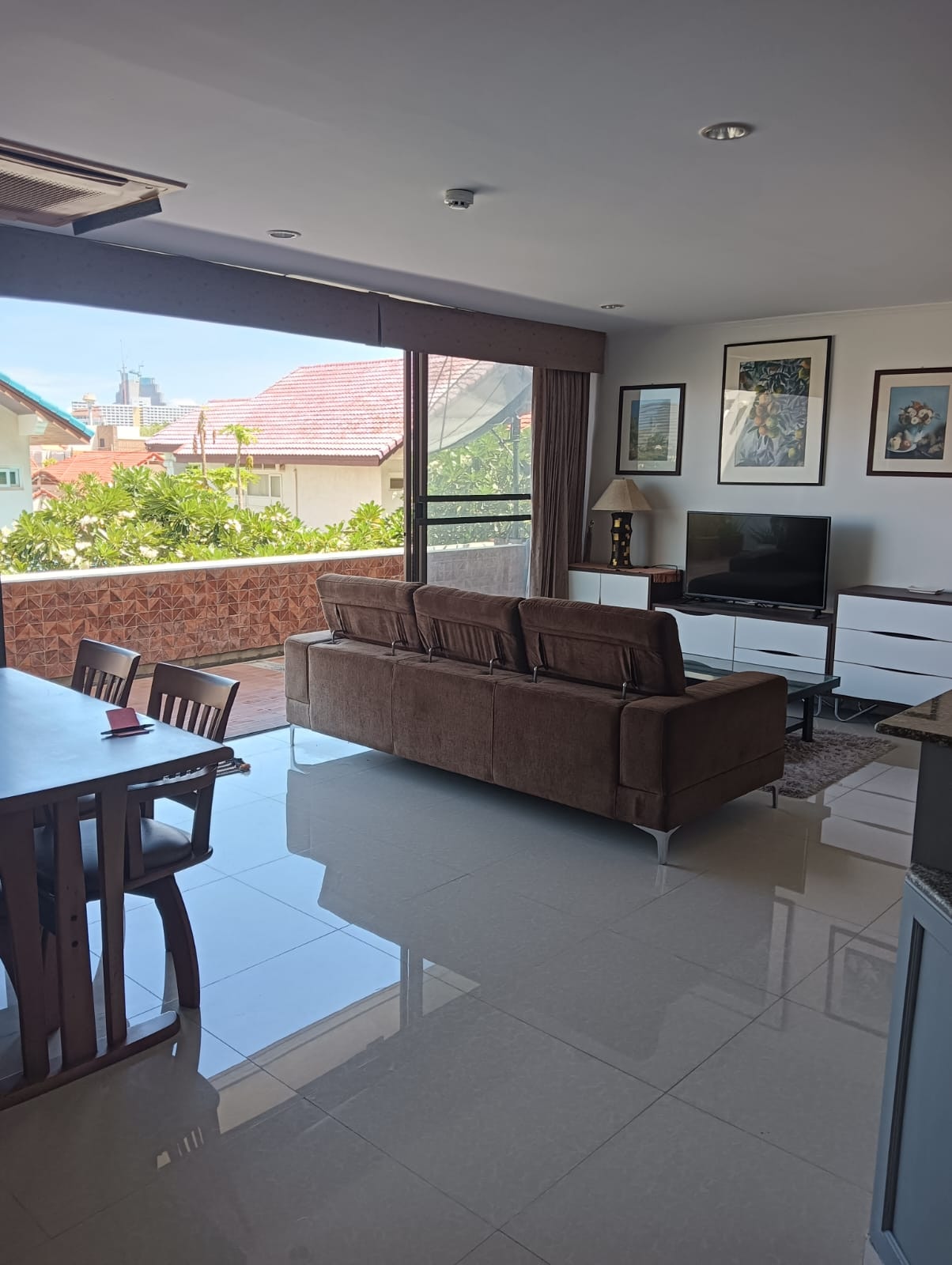 Large 2 Bed 1 Bath Condo Close To The Beach In Jomtien photo 47