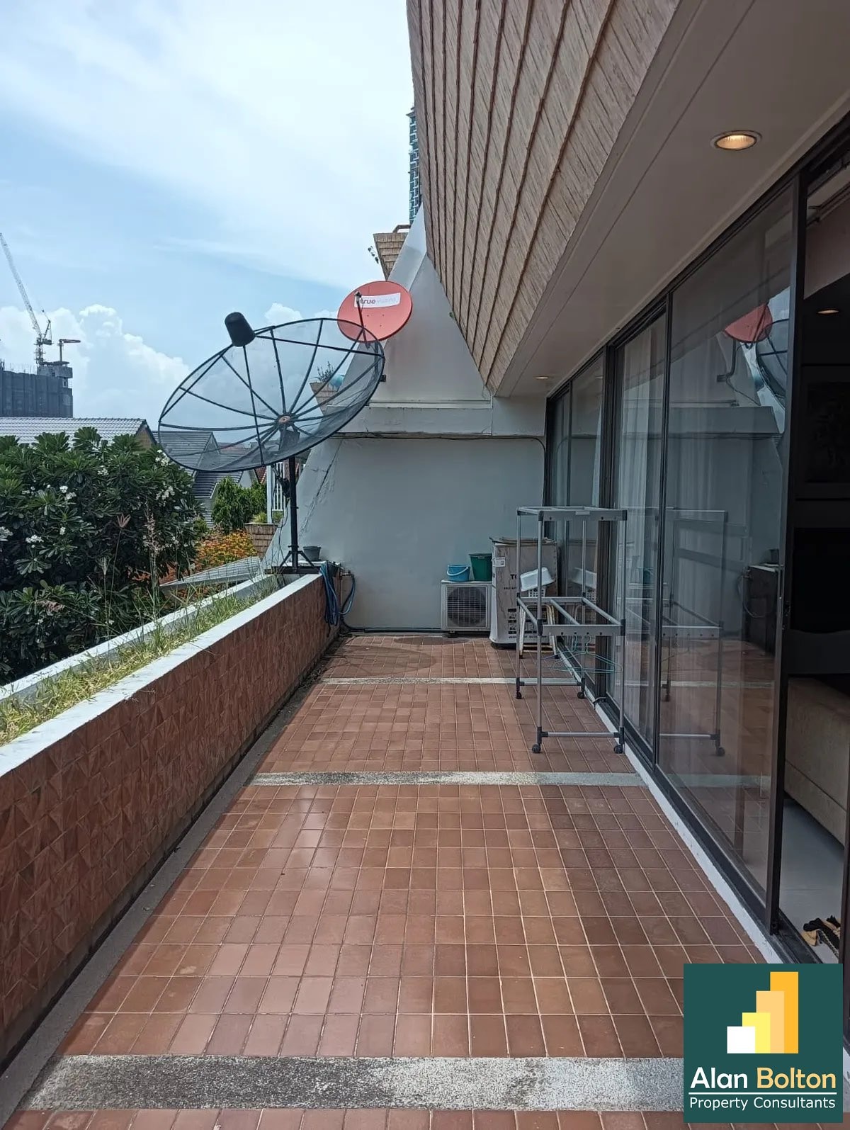 Large 2 Bed 1 Bath Condo Close To The Beach In Jomtien photo 19