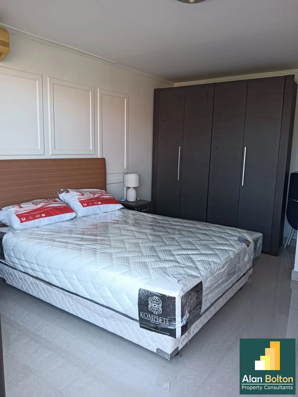 Large 2 Bed 1 Bath Condo Close To The Beach In Jomtien photo 11
