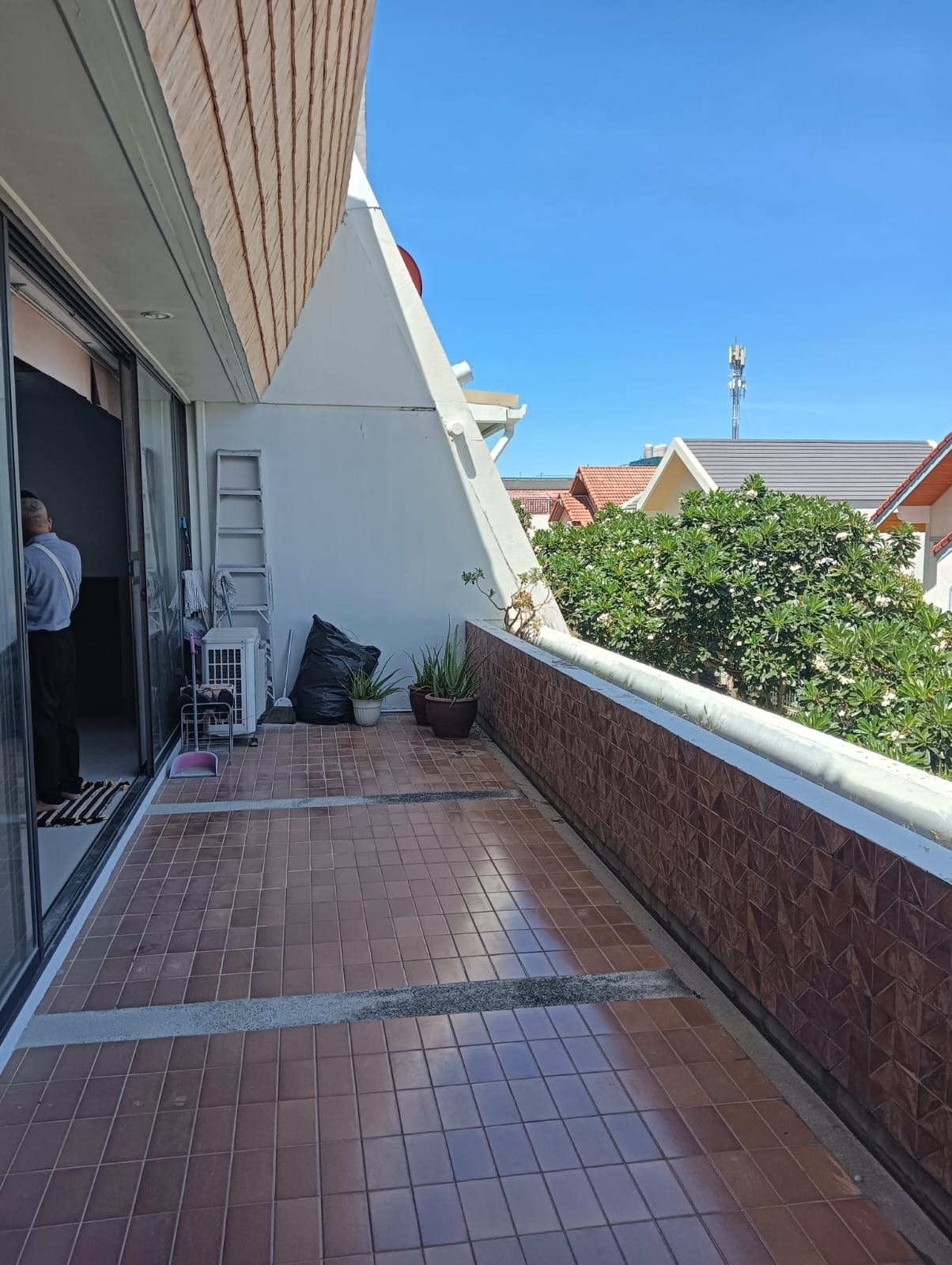 Large 2 Bed 1 Bath Condo Close To The Beach In Jomtien photo 29