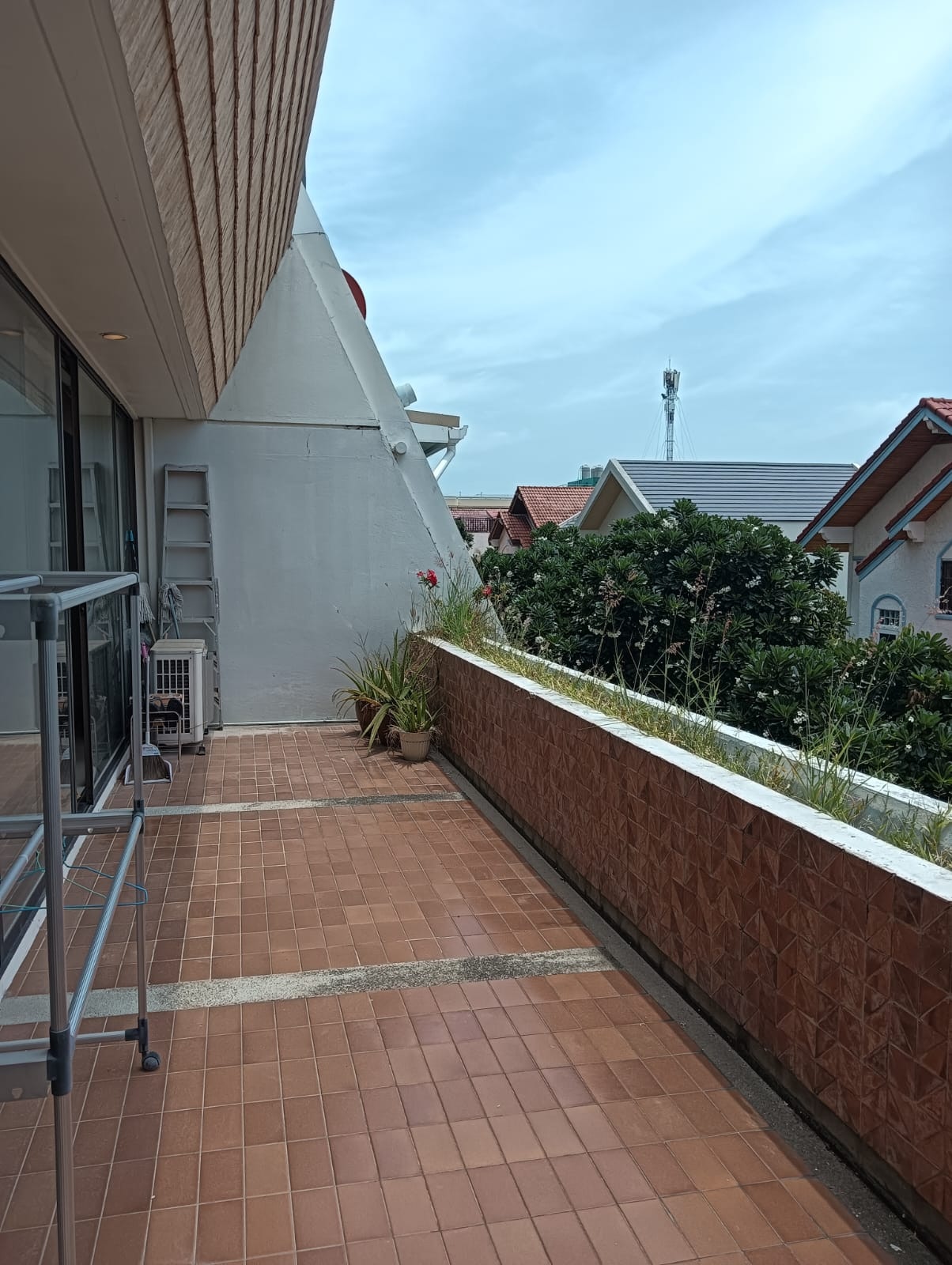 Large 2 Bed 1 Bath Condo Close To The Beach In Jomtien photo 26