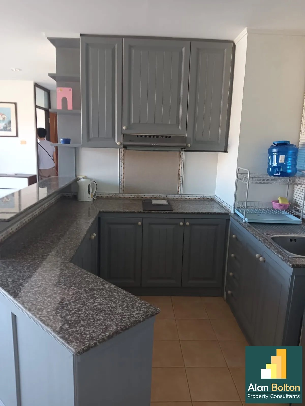Large 2 Bed 1 Bath Condo Close To The Beach In Jomtien photo 10