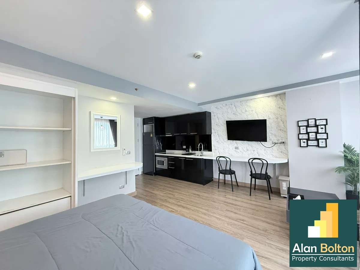 Studio for rent photo 12