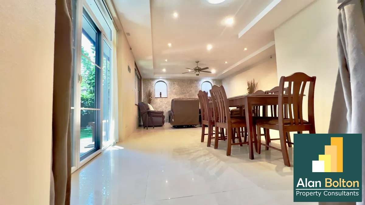 Private Pool Villa Investment property with 3 bedrooms 3 bathrooms in East Pattaya for SALE photo 4