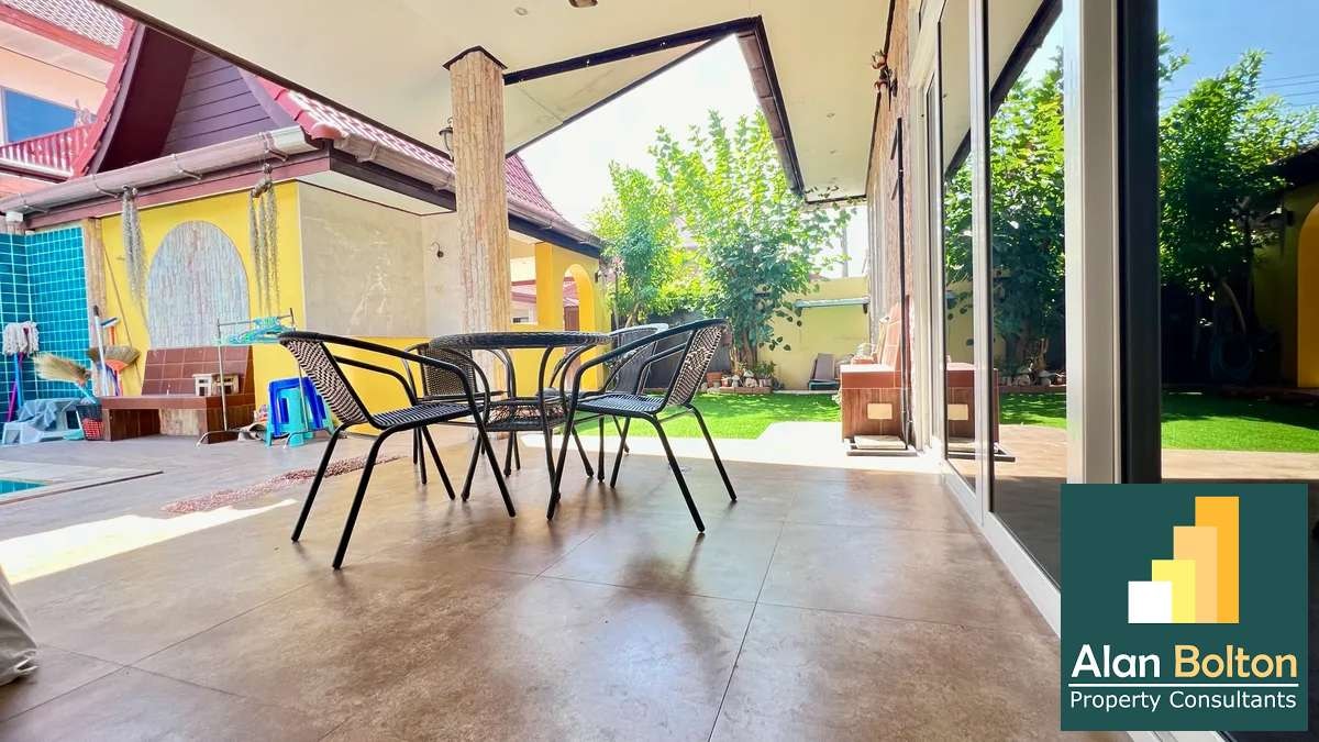 Private Pool Villa Investment property with 3 bedrooms 3 bathrooms in East Pattaya for SALE photo 11