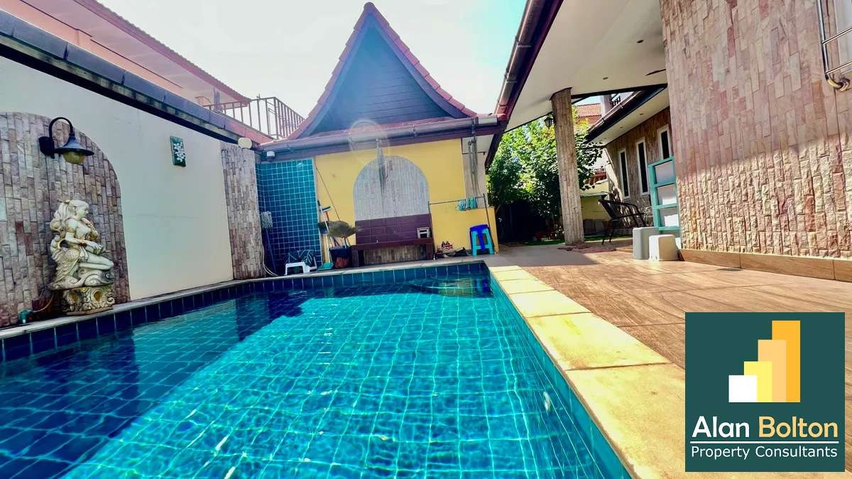Private Pool Villa Investment property with 3 bedrooms 3 bathrooms in East Pattaya for SALE