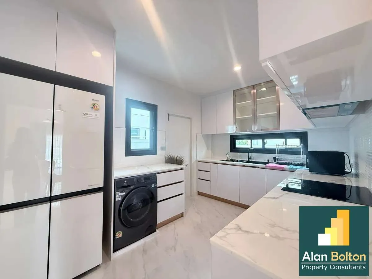 Luxury house for rent photo 16