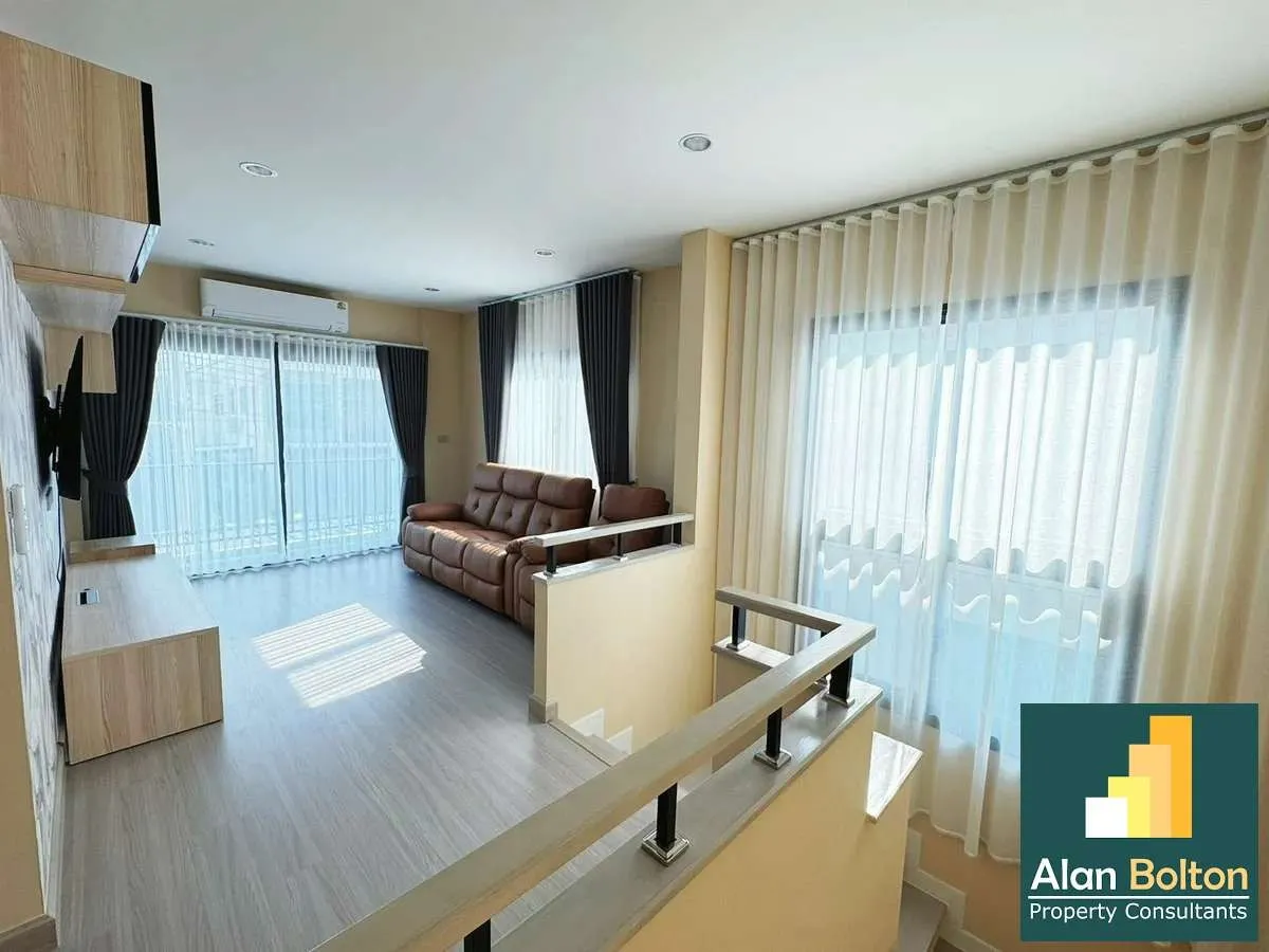Luxury house for rent photo 17