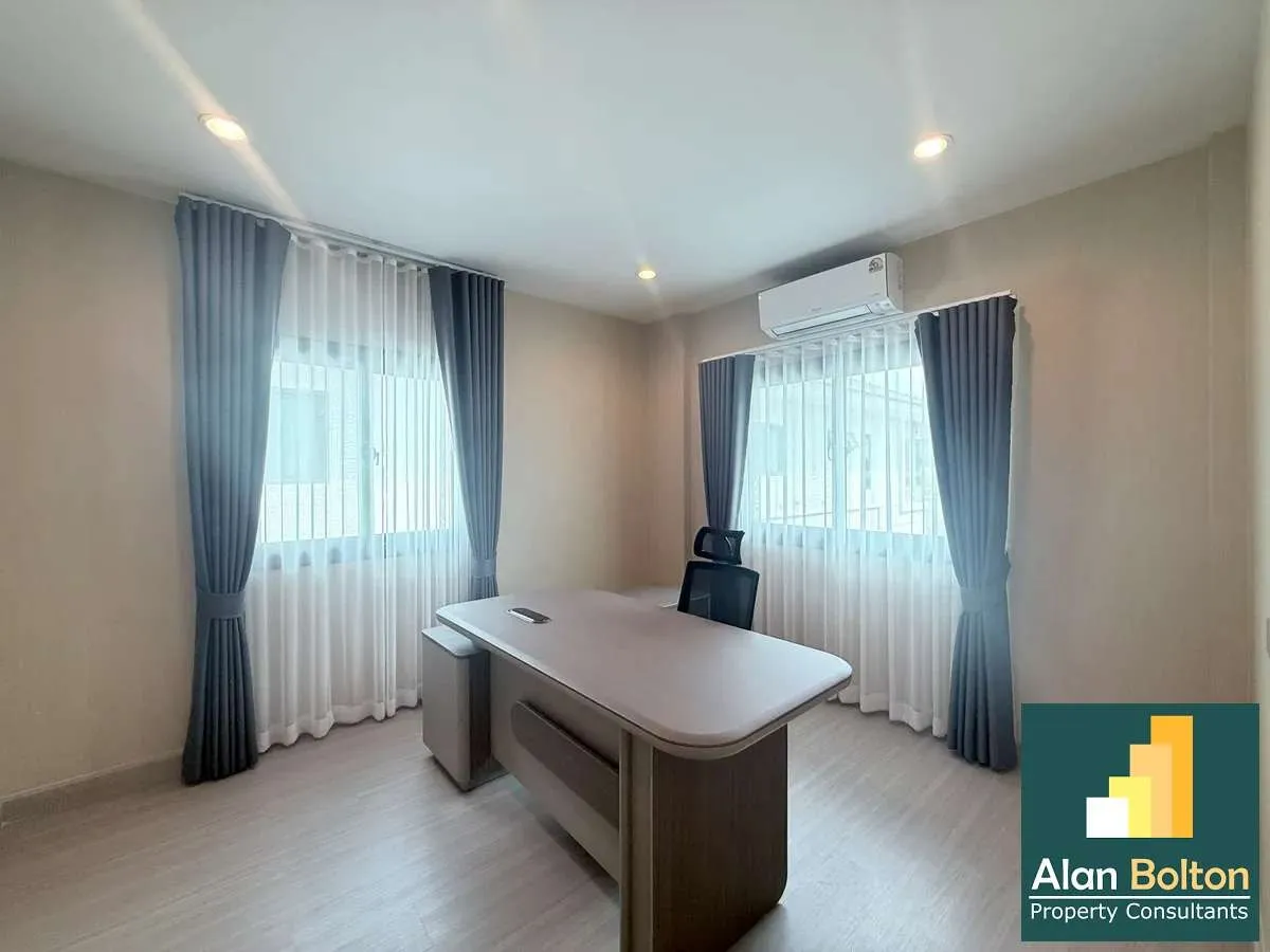Luxury house for rent photo 20