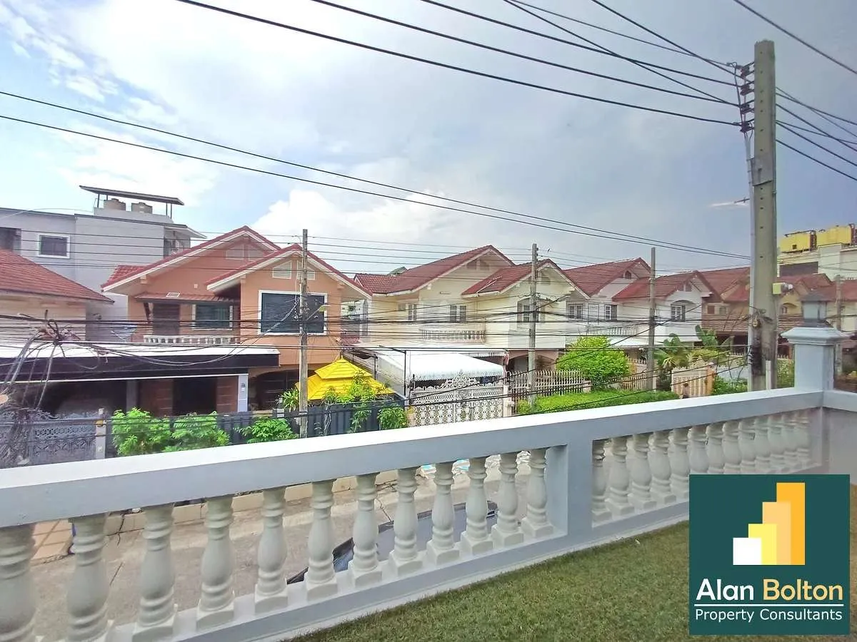 Townhouse with the large office 2 beds 1 bath in Central Pattaya for RENT photo 15