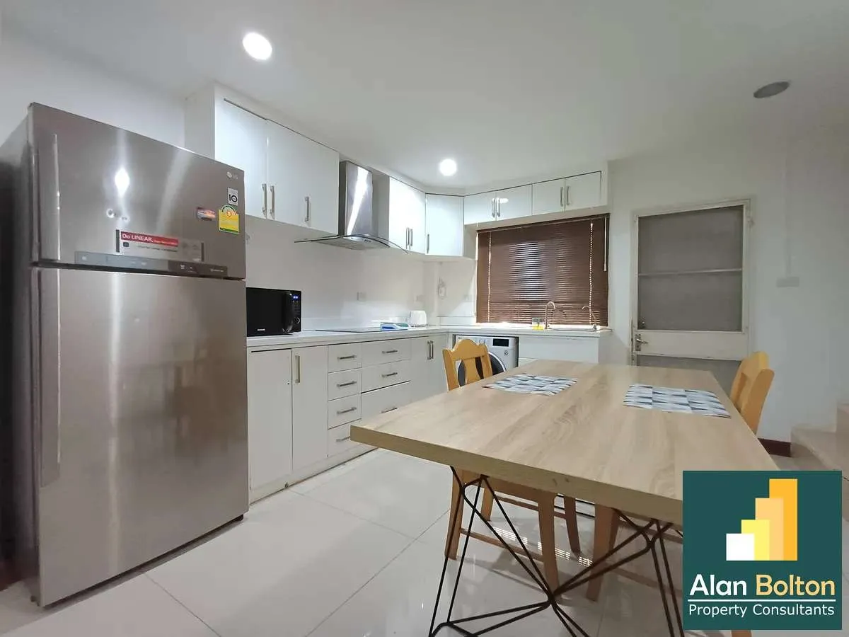Townhouse with the large office 2 beds 1 bath in Central Pattaya for RENT photo 5