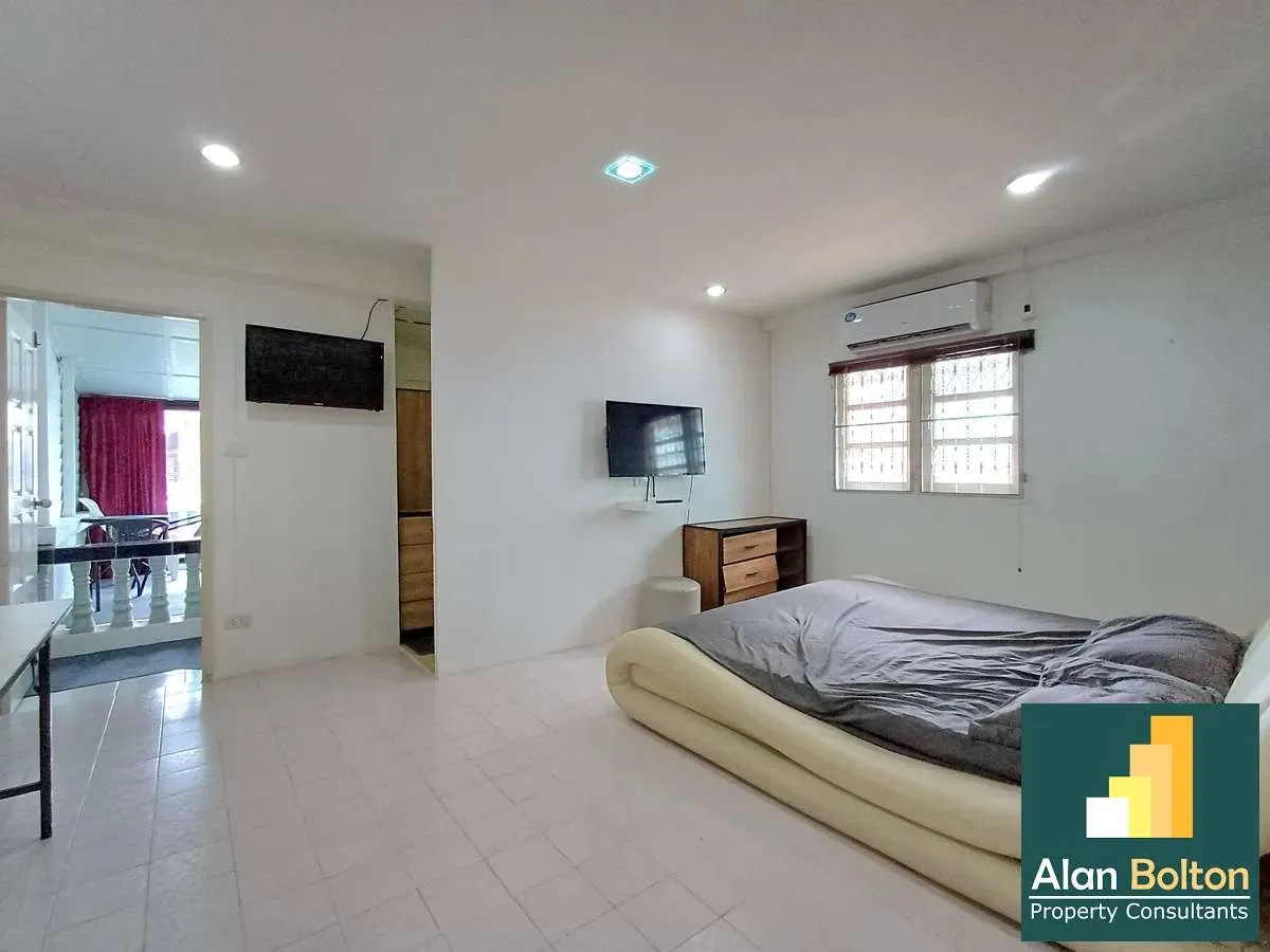 Townhouse with the large office 2 beds 1 bath in Central Pattaya for RENT photo 8