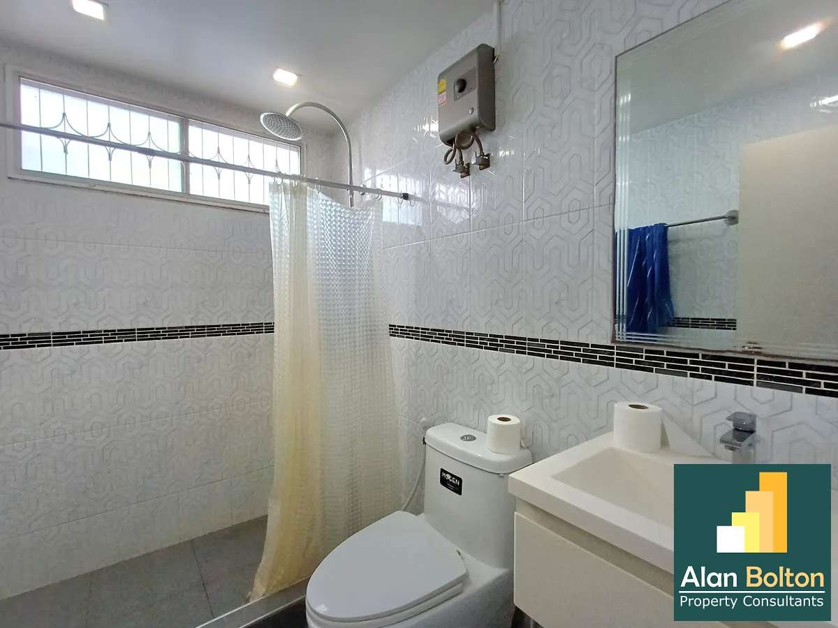 Townhouse with the large office 2 beds 1 bath in Central Pattaya for RENT photo 14
