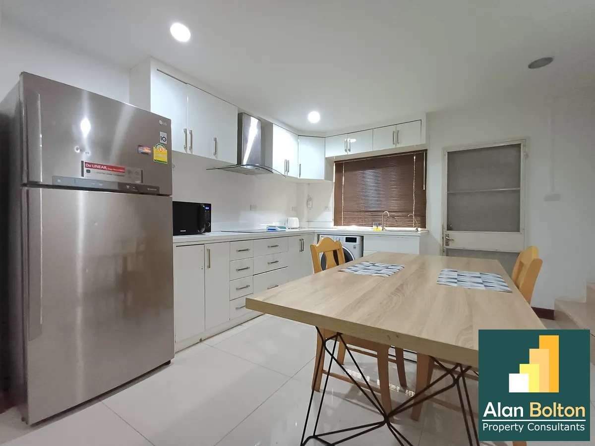 Townhouse with the large office 2 beds 1 bath in Central Pattaya for RENT photo 5