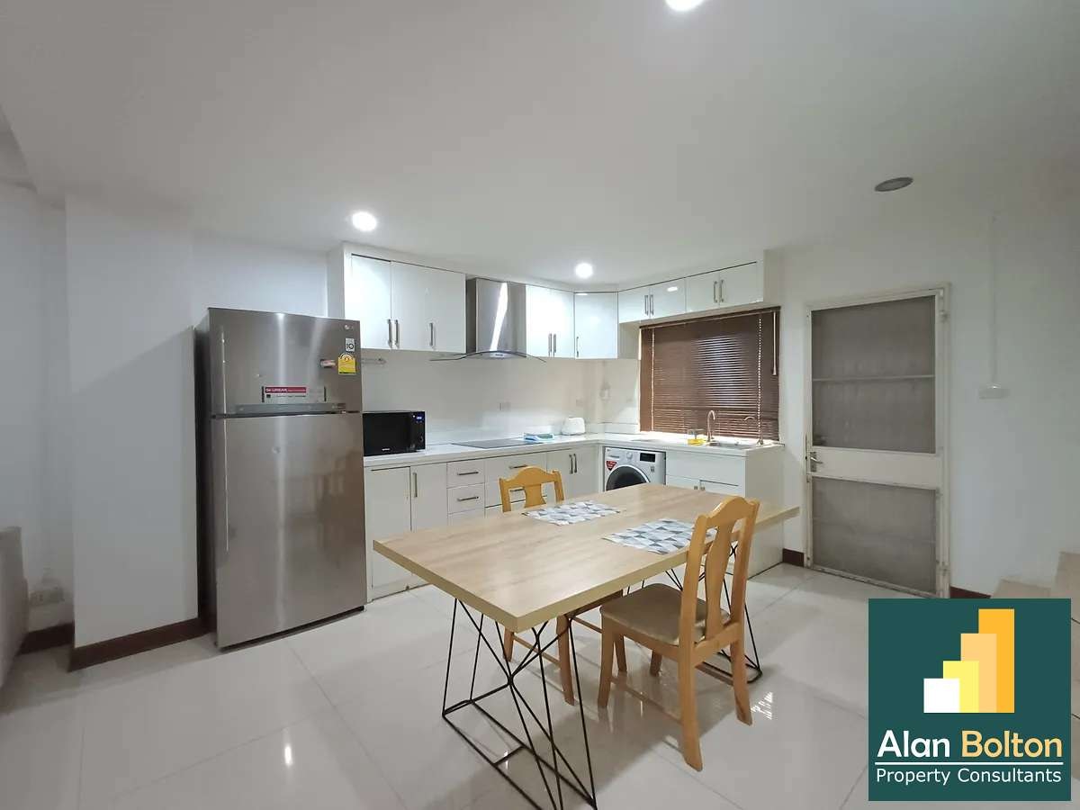 Townhouse with the large office 2 beds 1 bath in Central Pattaya for RENT photo 6