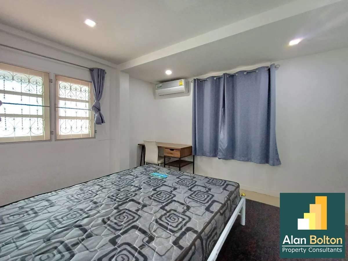 Townhouse with the large office 2 beds 1 bath in Central Pattaya for RENT photo 9