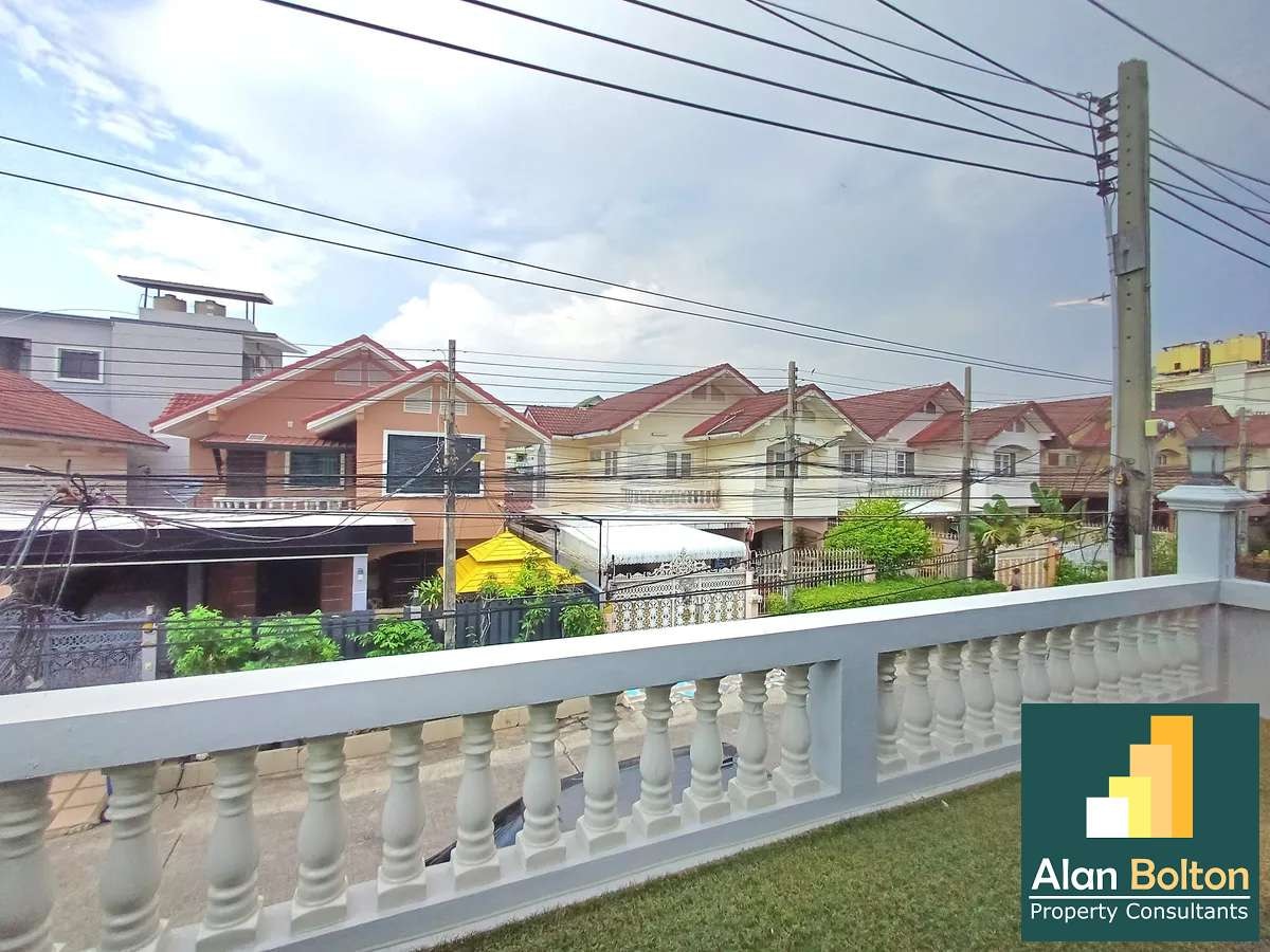 Townhouse with the large office 2 beds 1 bath in Central Pattaya for RENT photo 15