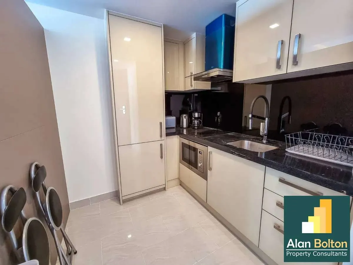 Grand Avenue 1 Bedroom For Rent photo 6