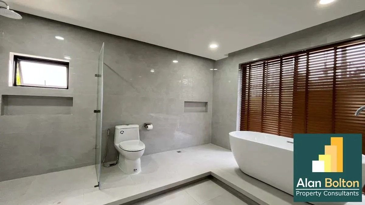 Newly Renovated Pool Villa 7 beds 8 baths near Jomtien Beach for SALE/RENT photo 21