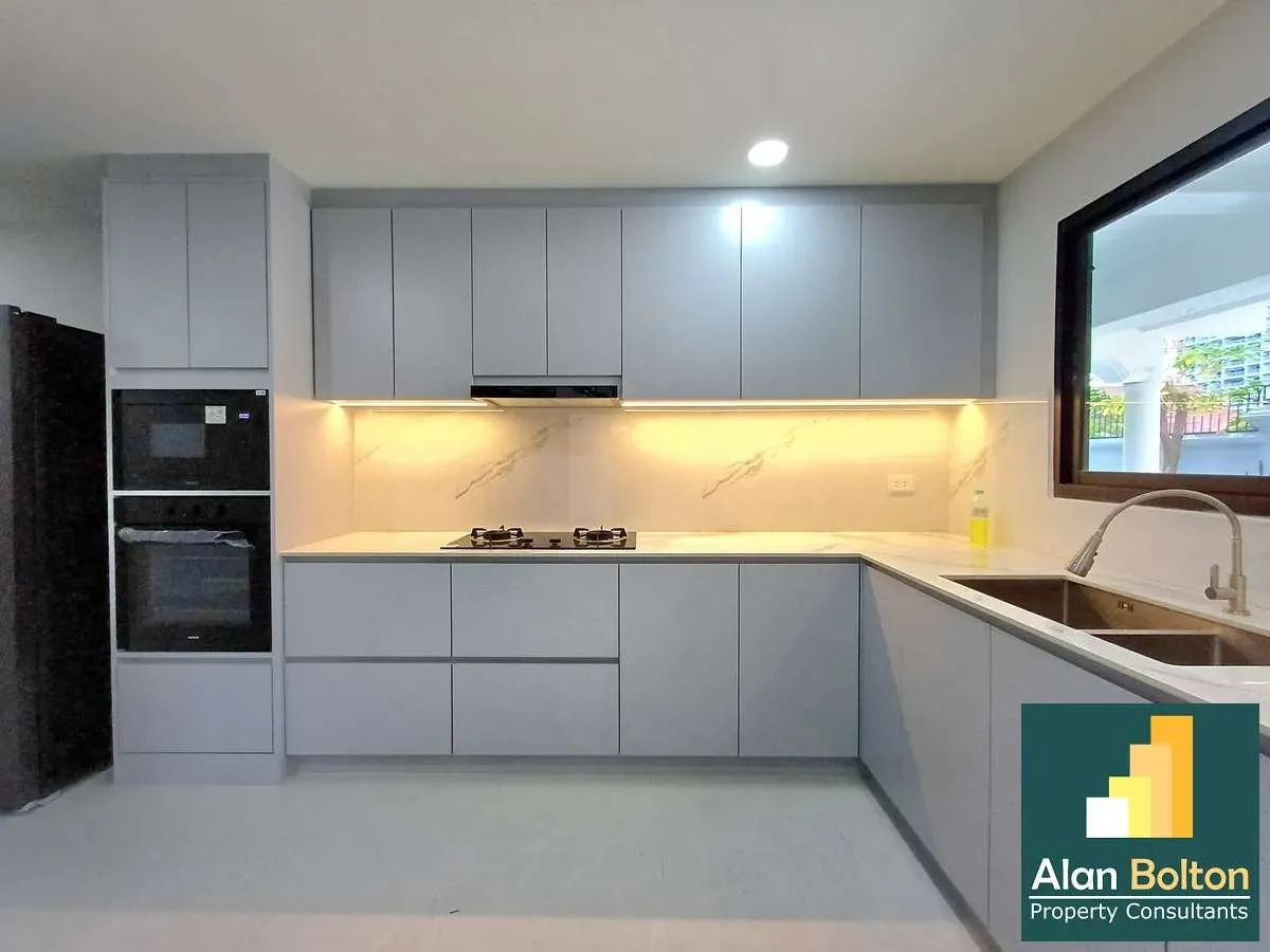 Newly Renovated Pool Villa 7 beds 8 baths near Jomtien Beach for SALE/RENT photo 24