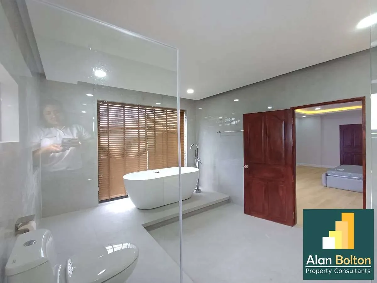 Newly Renovated Pool Villa 7 beds 8 baths near Jomtien Beach for SALE/RENT photo 29