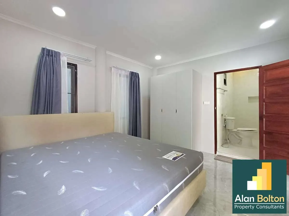 Newly Renovated Pool Villa 7 beds 8 baths near Jomtien Beach for SALE/RENT photo 8