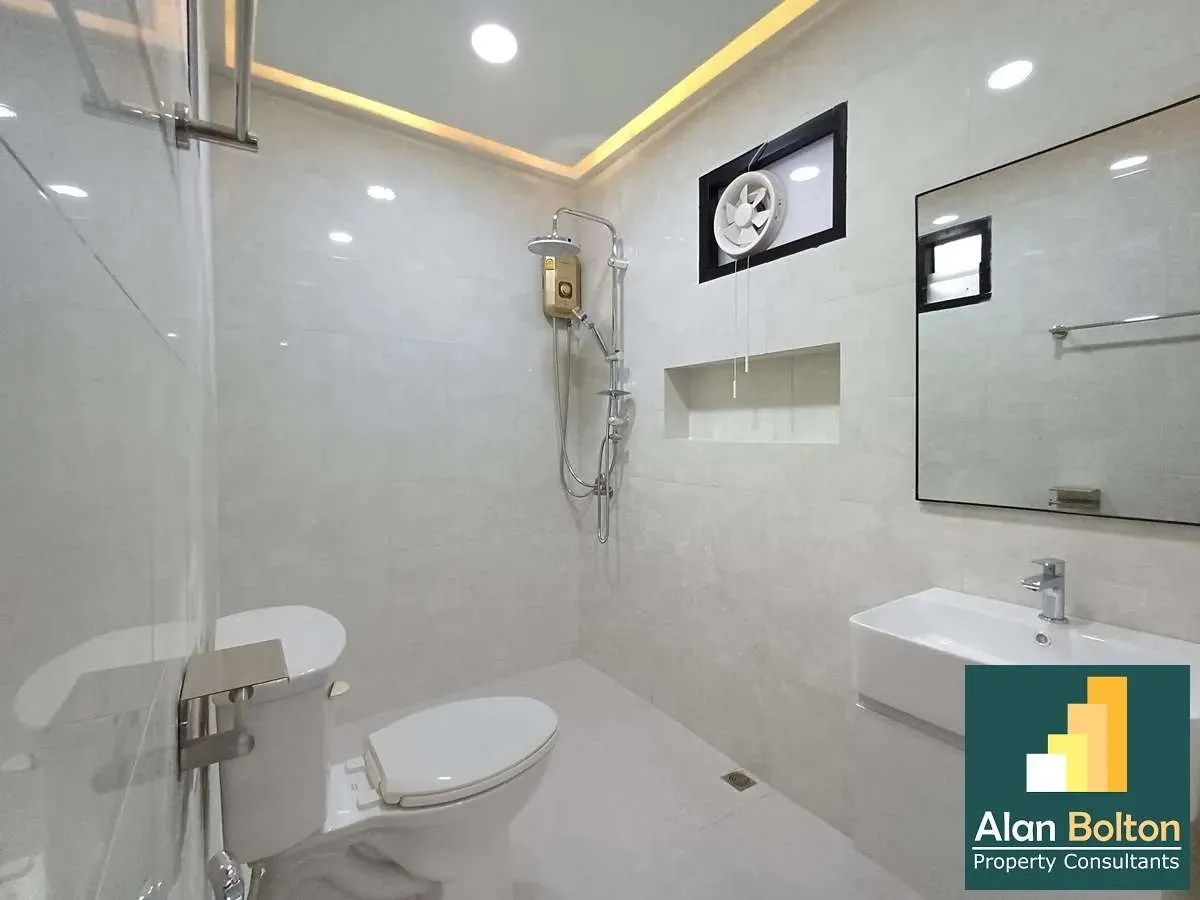 Newly Renovated Pool Villa 7 beds 8 baths near Jomtien Beach for SALE/RENT photo 9