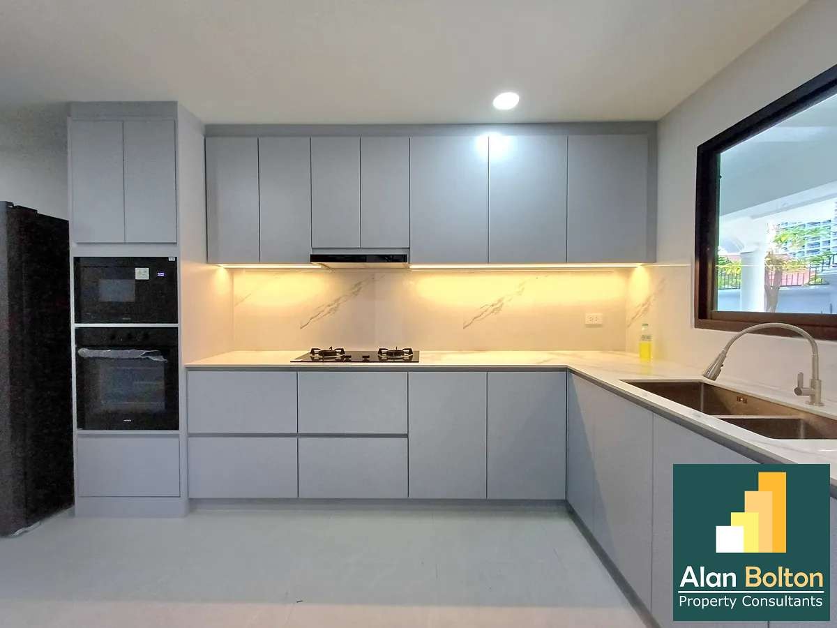 Newly Renovated Pool Villa 7 beds 8 baths near Jomtien Beach for SALE/RENT photo 24