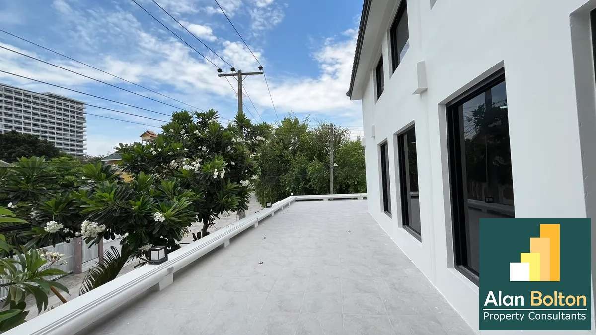 Newly Renovated Pool Villa 7 beds 8 baths near Jomtien Beach for SALE/RENT photo 18