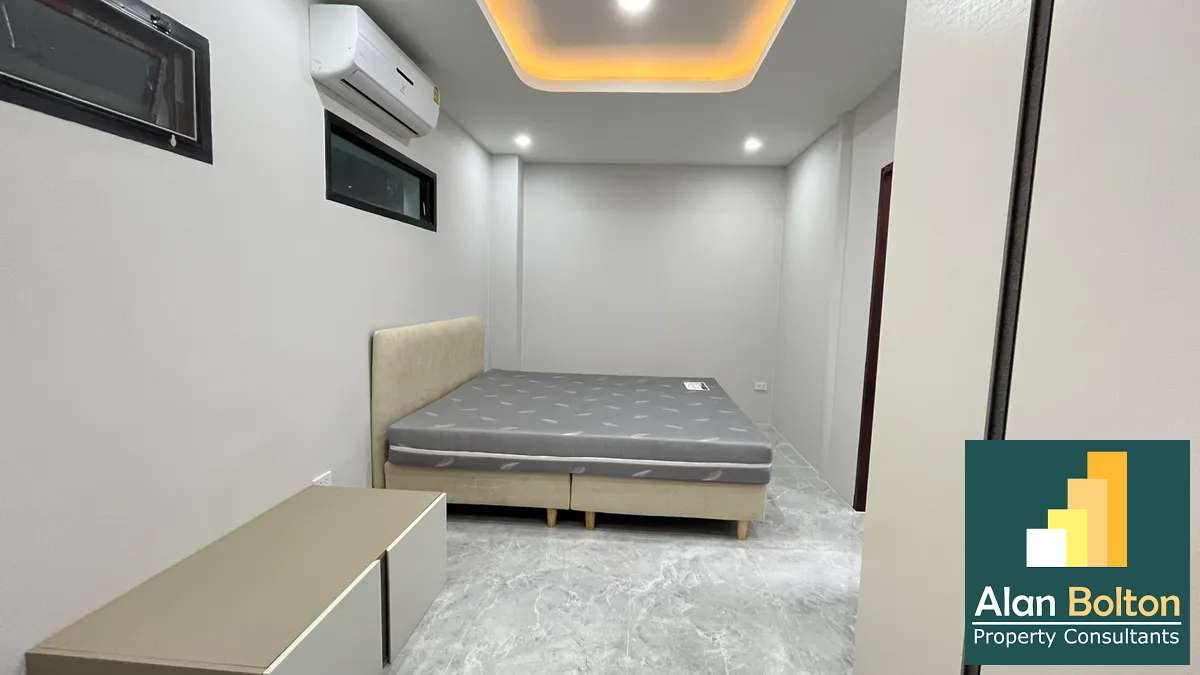 Newly Renovated Pool Villa 7 beds 8 baths near Jomtien Beach for SALE/RENT photo 19