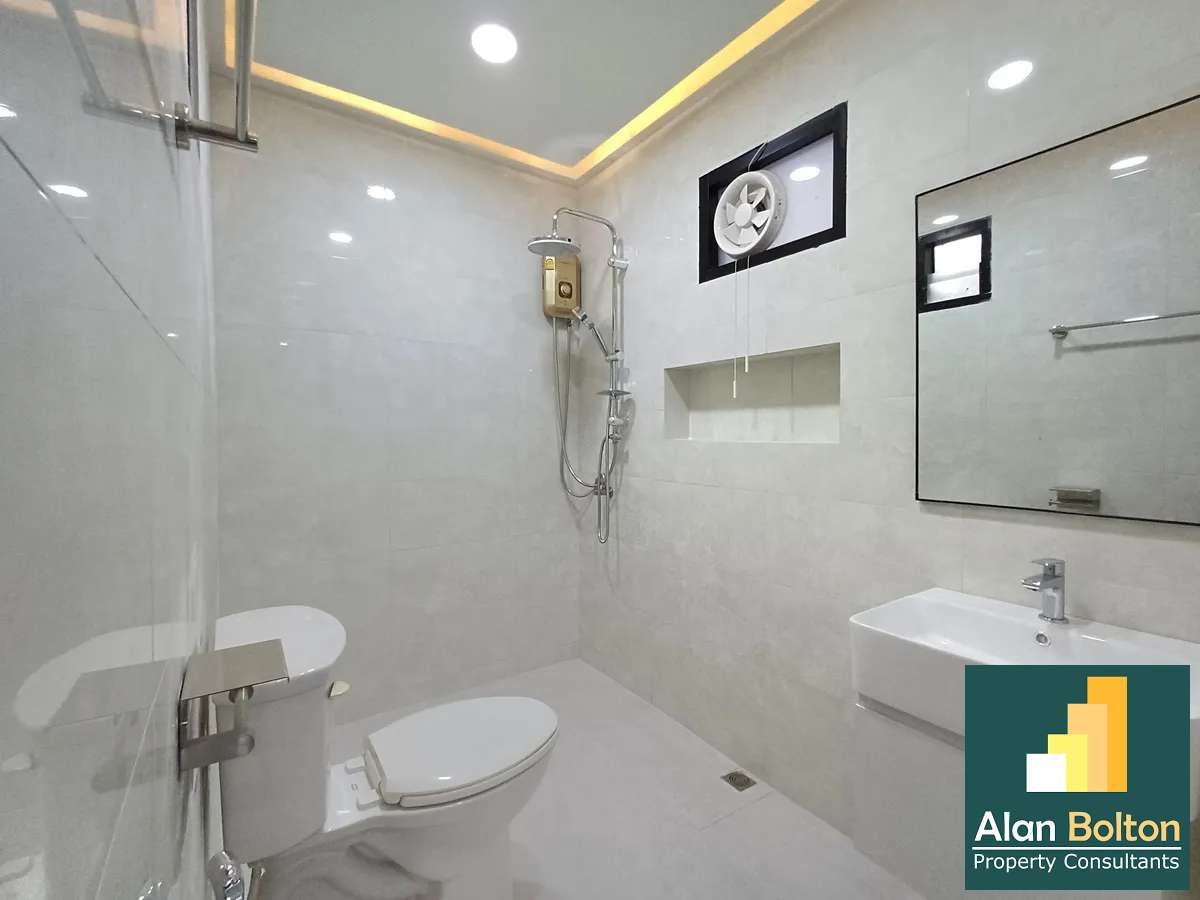 Newly Renovated Pool Villa 7 beds 8 baths near Jomtien Beach for SALE/RENT photo 9