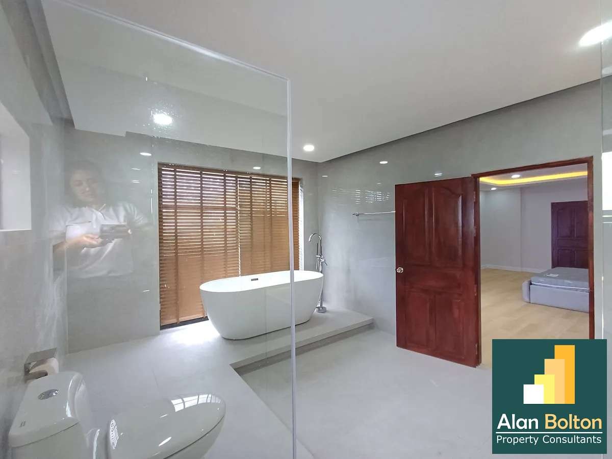 Newly Renovated Pool Villa 7 beds 8 baths near Jomtien Beach for SALE/RENT photo 29