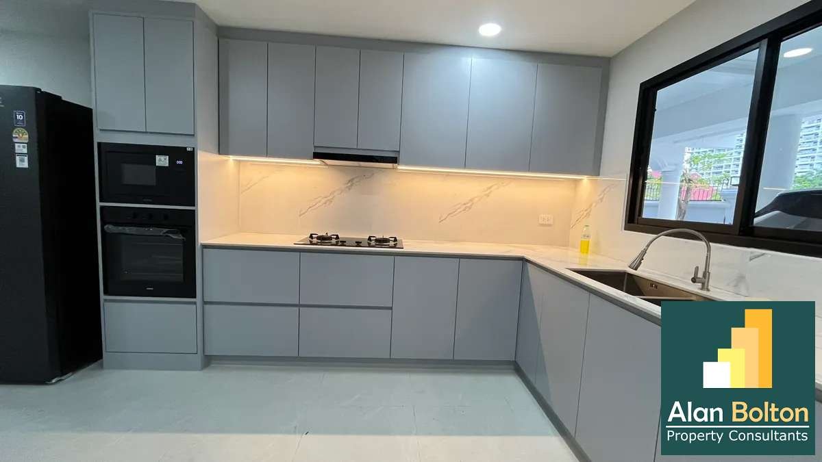 Newly Renovated Pool Villa 7 beds 8 baths near Jomtien Beach for SALE/RENT photo 13