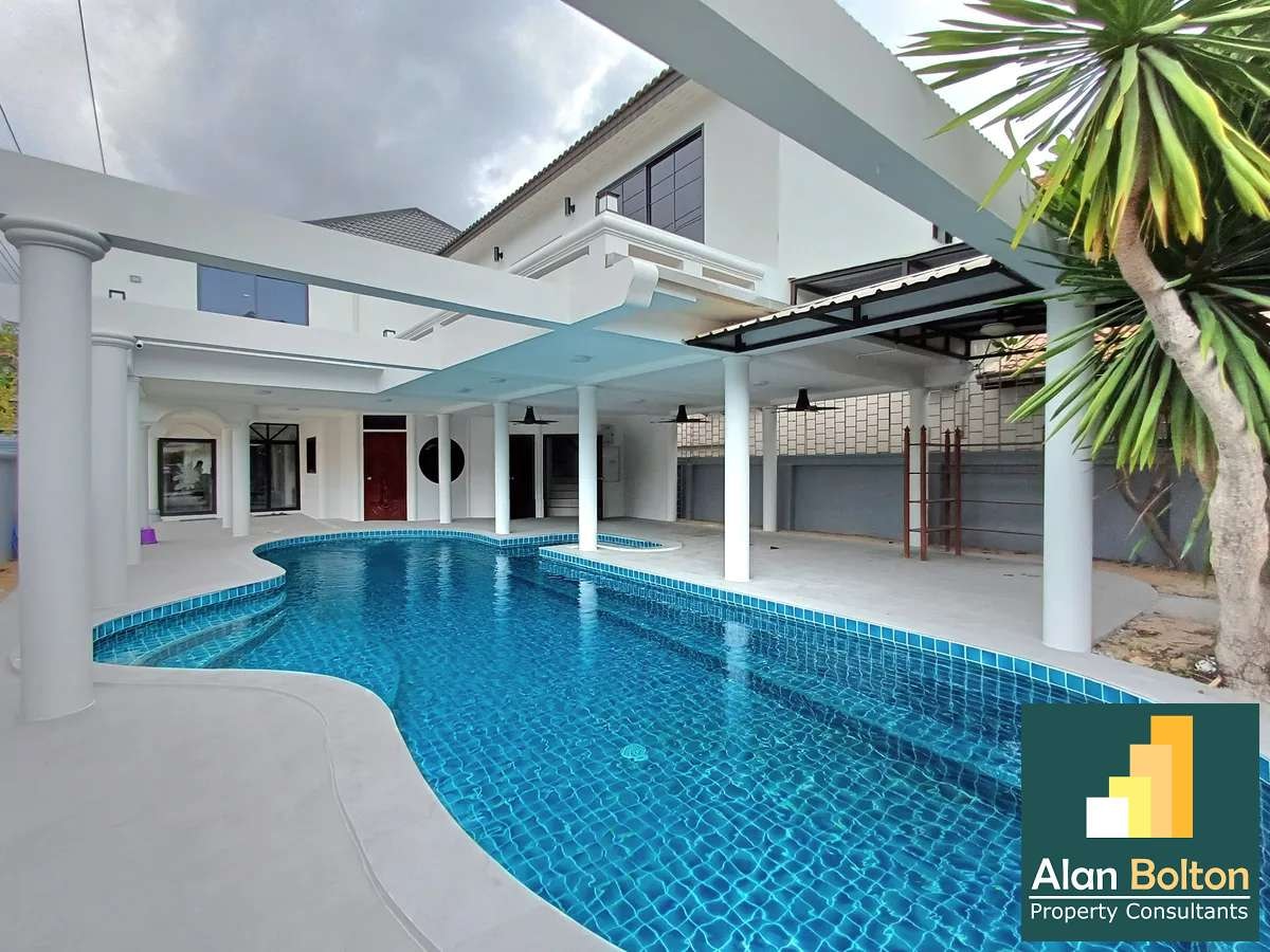 Newly Renovated Pool Villa 7 beds 8 baths near Jomtien Beach for SALE/RENT photo 3