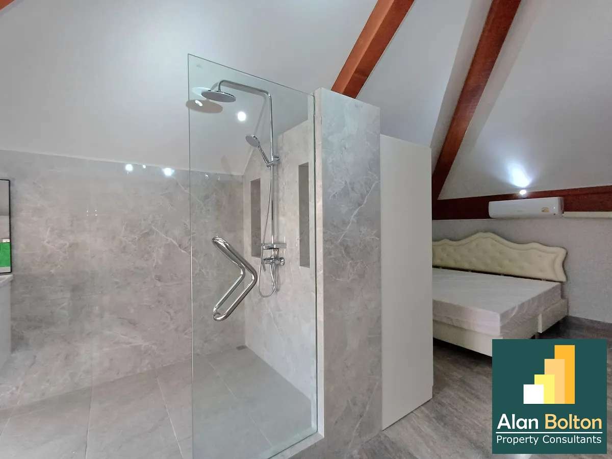 Newly Renovated Pool Villa 7 beds 8 baths near Jomtien Beach for SALE/RENT photo 7