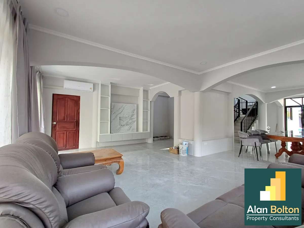 Newly Renovated Pool Villa 7 beds 8 baths near Jomtien Beach for SALE/RENT photo 27
