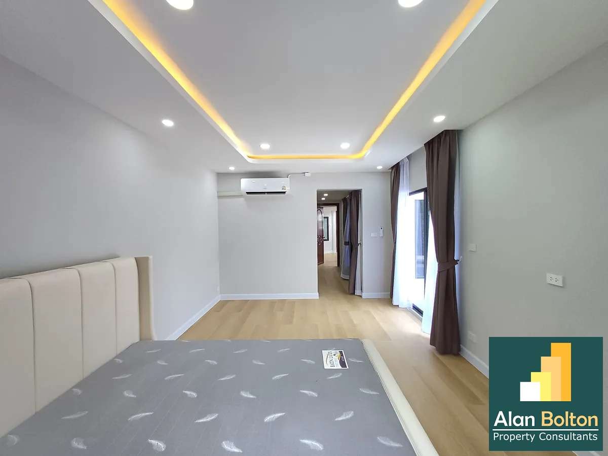 Newly Renovated Pool Villa 7 beds 8 baths near Jomtien Beach for SALE/RENT photo 4