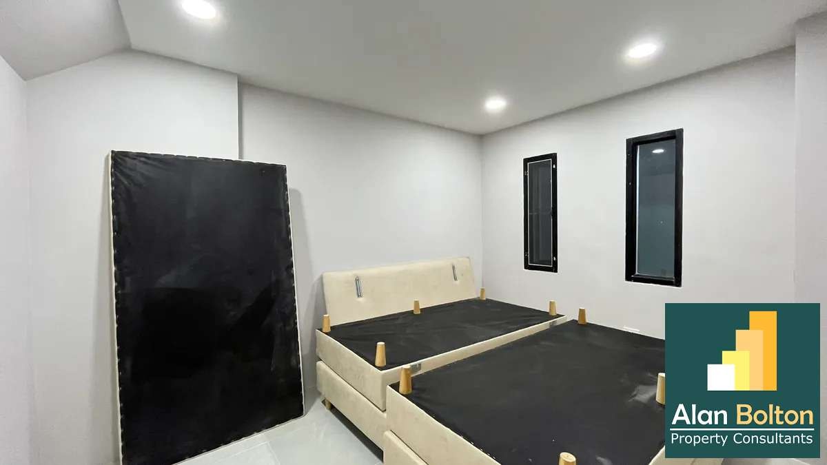 Newly Renovated Pool Villa 7 beds 8 baths near Jomtien Beach for SALE/RENT photo 15