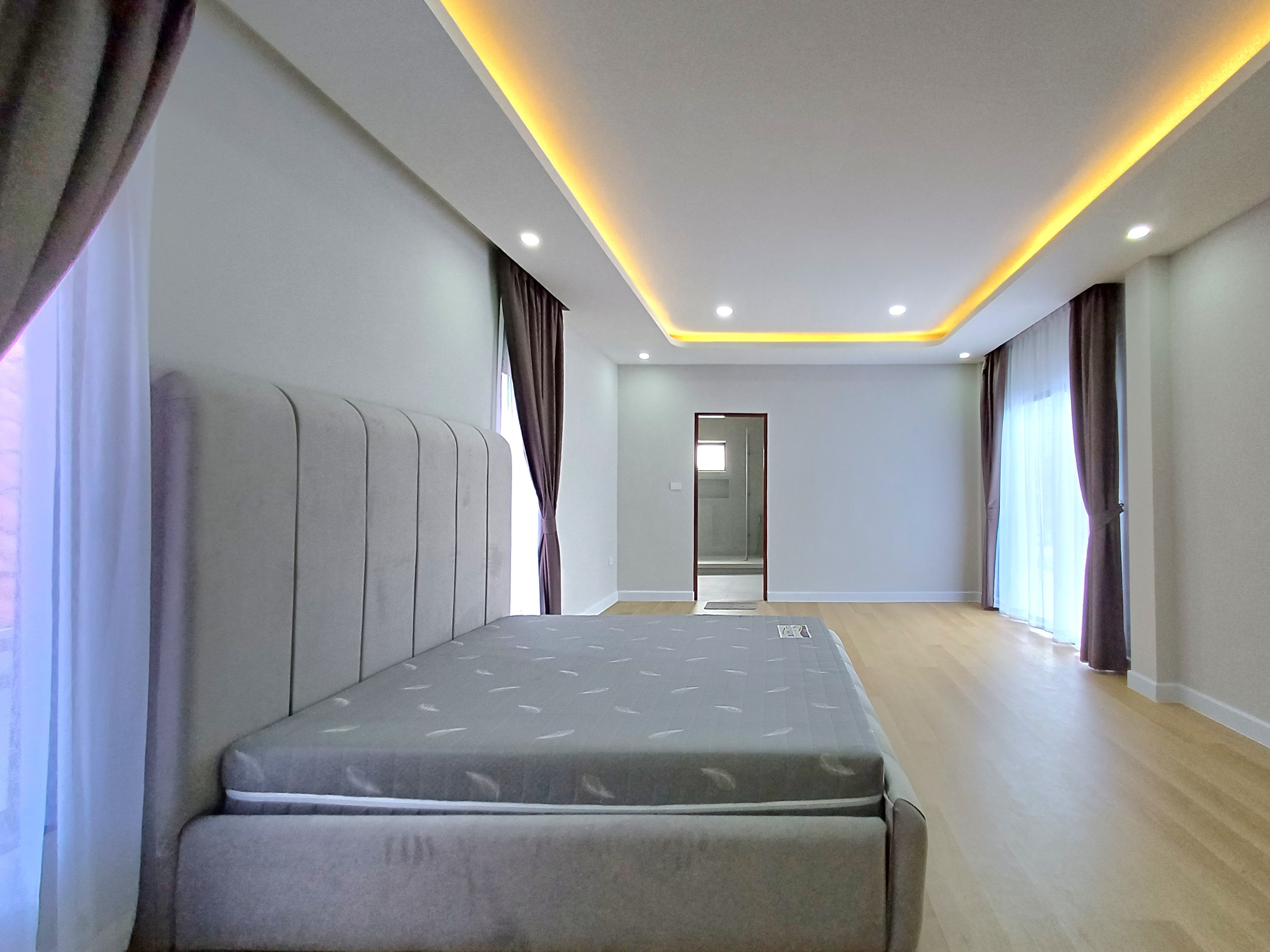 Newly Renovated Pool Villa 7 beds 8 baths near Jomtien Beach for SALE/RENT photo 34