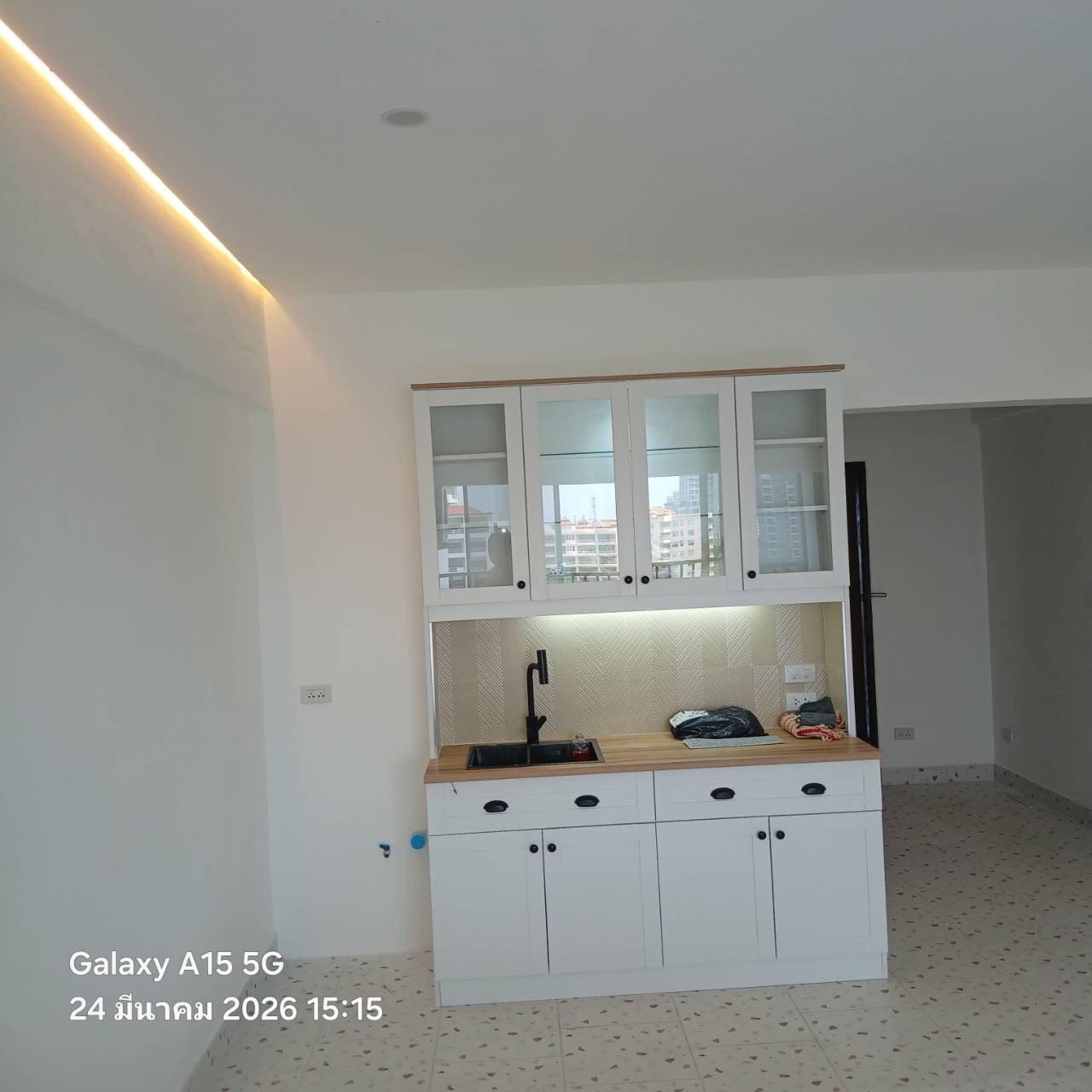 Newly Renovated & Thai Quota: Spacious 39 sqm Studio in Prime Pratumnak photo 22