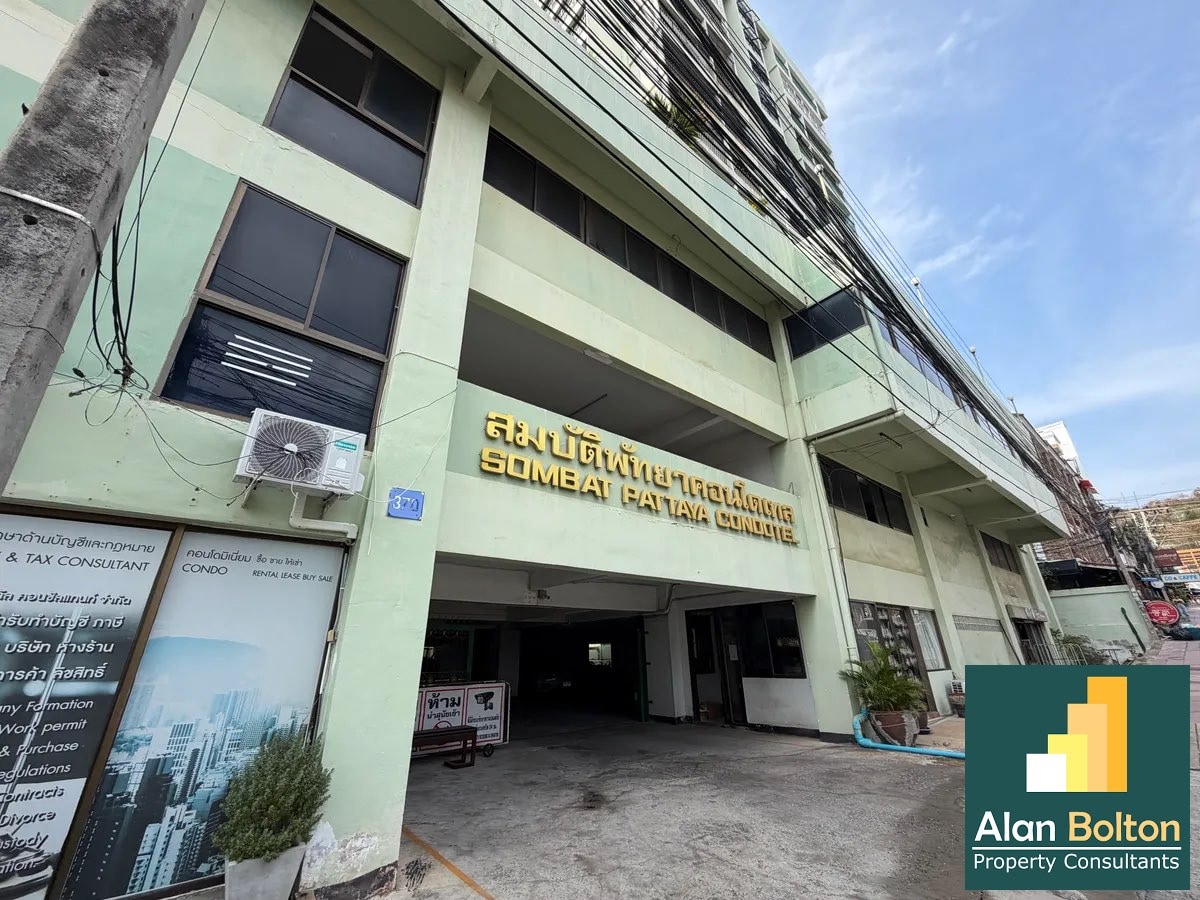 Newly Renovated & Thai Quota: Spacious 39 sqm Studio in Prime Pratumnak photo 5