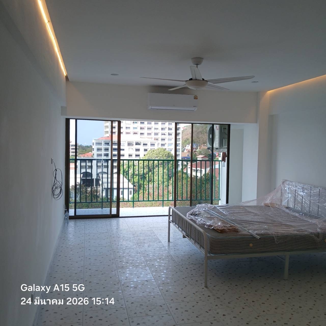 Newly Renovated & Thai Quota: Spacious 39 sqm Studio in Prime Pratumnak photo 21