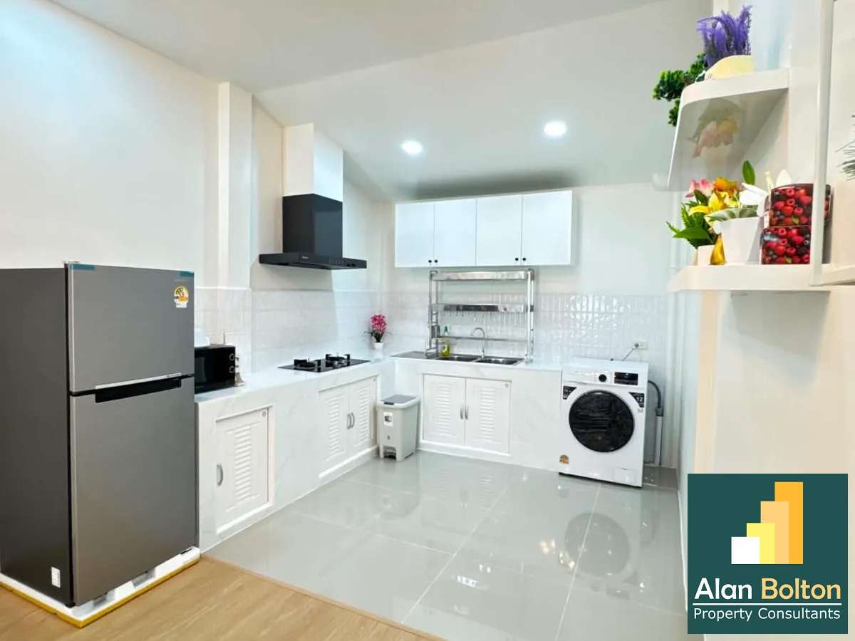 2 Bedrooms 2 Bathrooms in East Pattaya photo 3