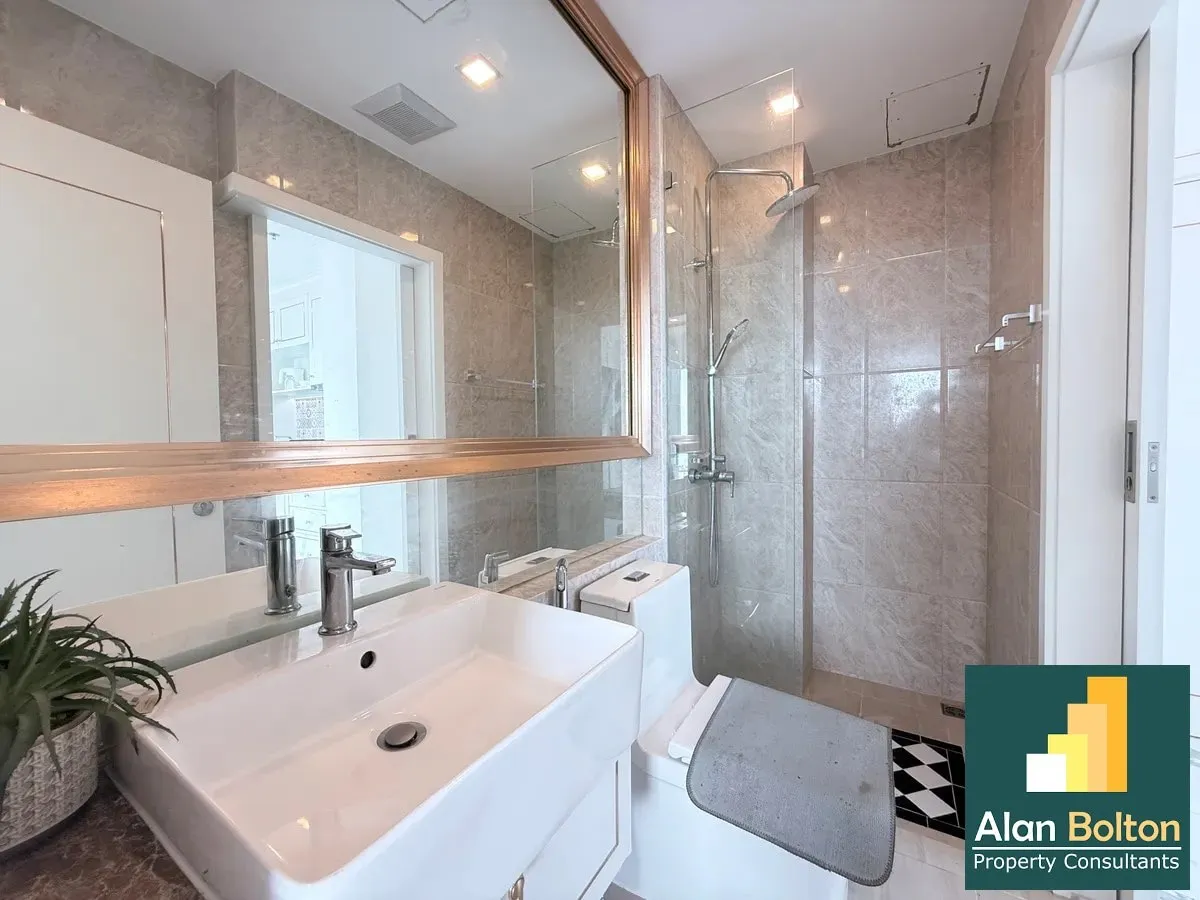 1 Bedroom with sea view for rent photo 5
