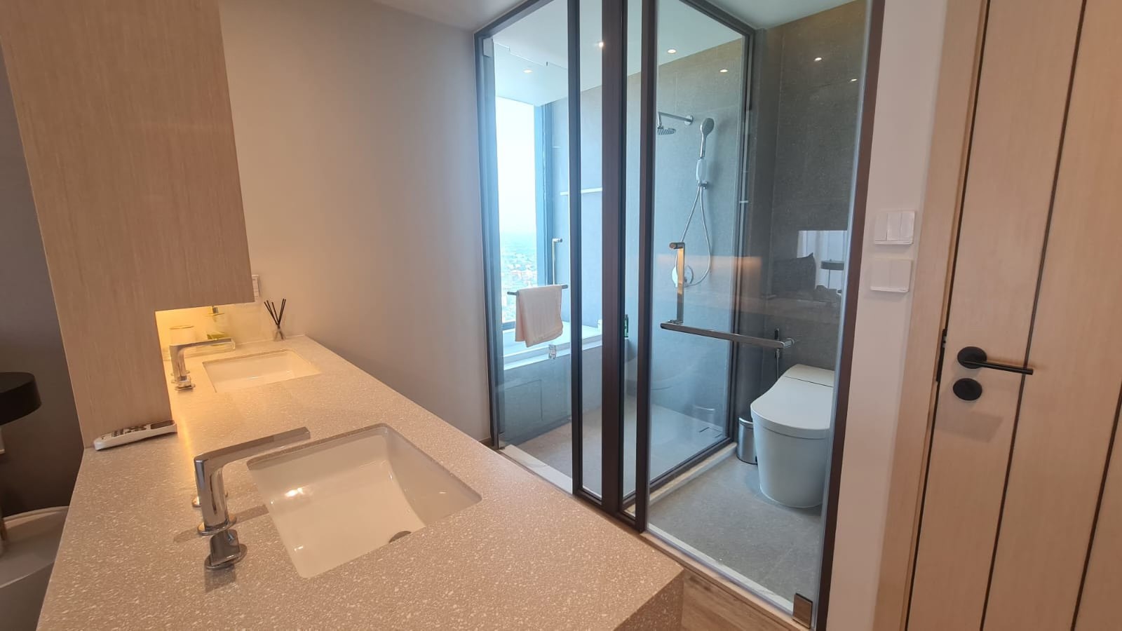 Beachfront Ocean View 2 Bed 2 Bath Ultra Luxury Condo For Sale In Wongamat photo 35