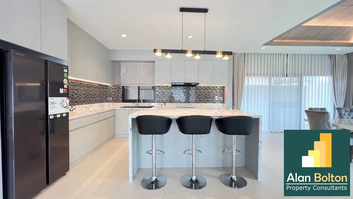 Pool villa 3 Bedrooms 4 Bathrooms in Huay yai photo 3