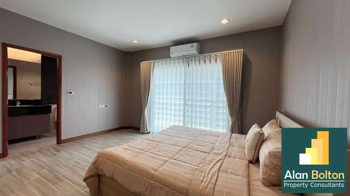 Pool villa 3 Bedrooms 4 Bathrooms in Huay yai photo 9